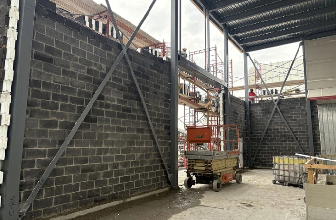 mur maçonnerie isolée décarbonée installation Isobloc