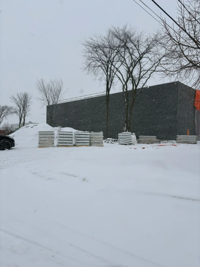 Finition extérieure en béton architectural – système Isobloc ZÉRO