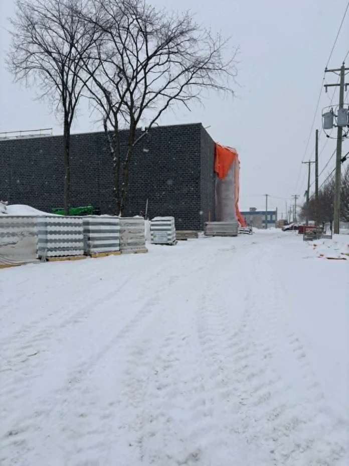 Agrandissement Laiterie de l'Outaouais – mur complet maçonnerie isolée