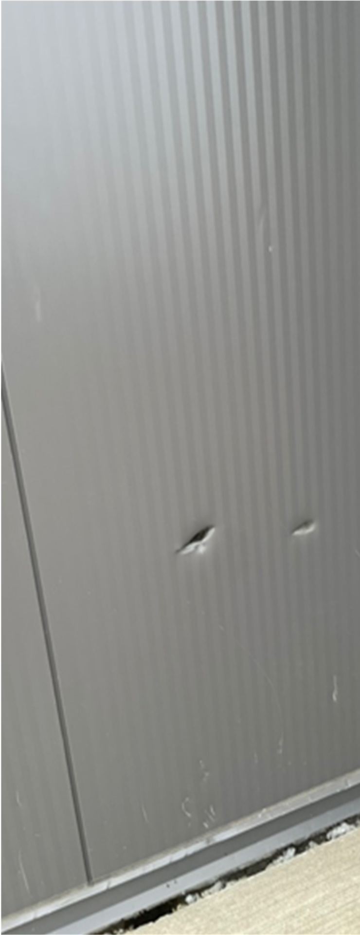 Mur en panneau métallique isolé (IMP) bosselé